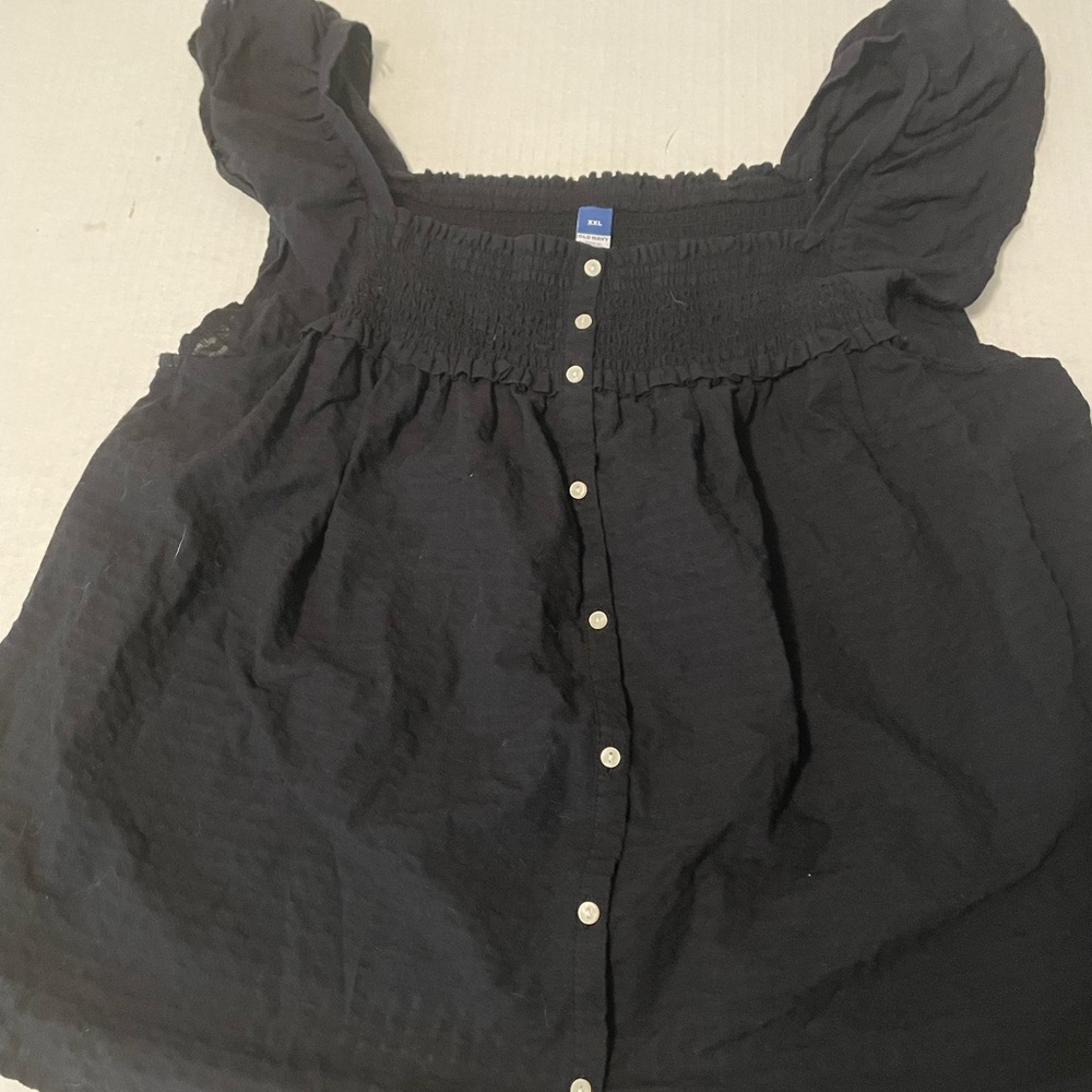 Old Navy women’s smocked black shirt